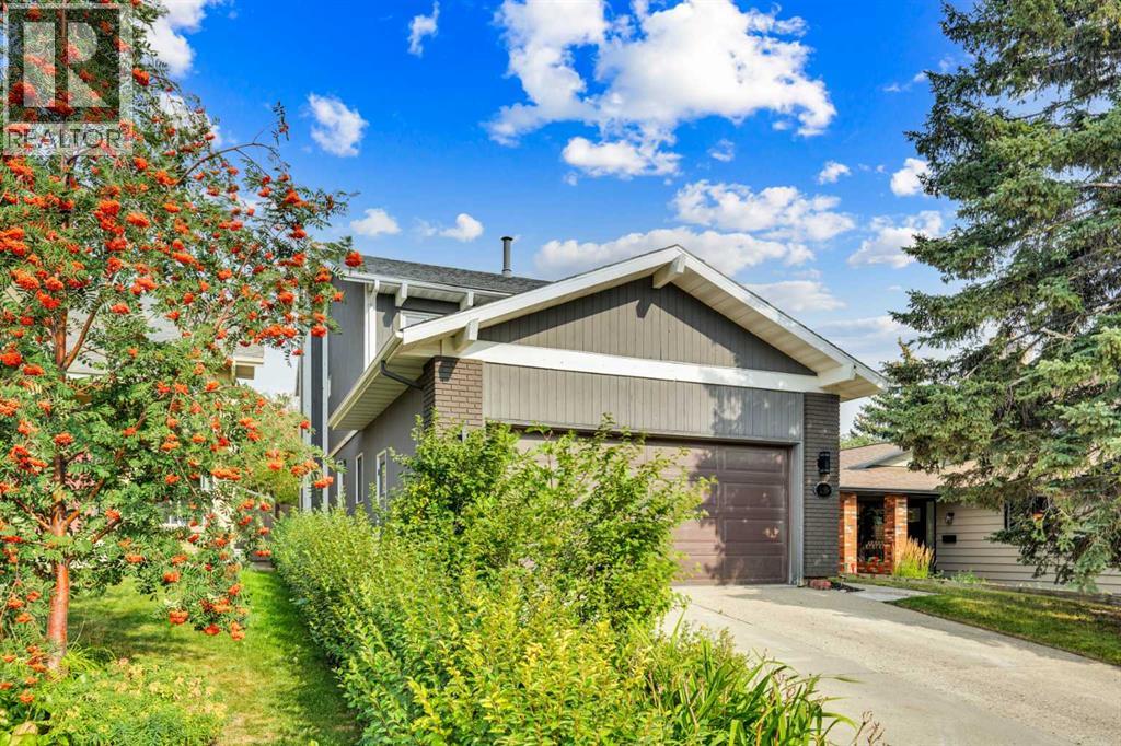 235 Coachwood Cres SW, Calgary, AB T3H 1E7