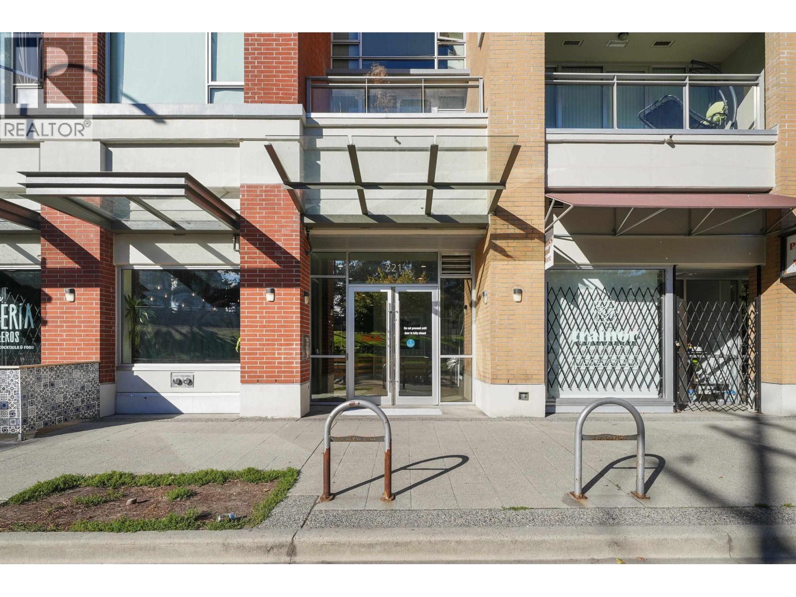 221 Union Street Unit 715, Vancouver, BC V6A 0B4