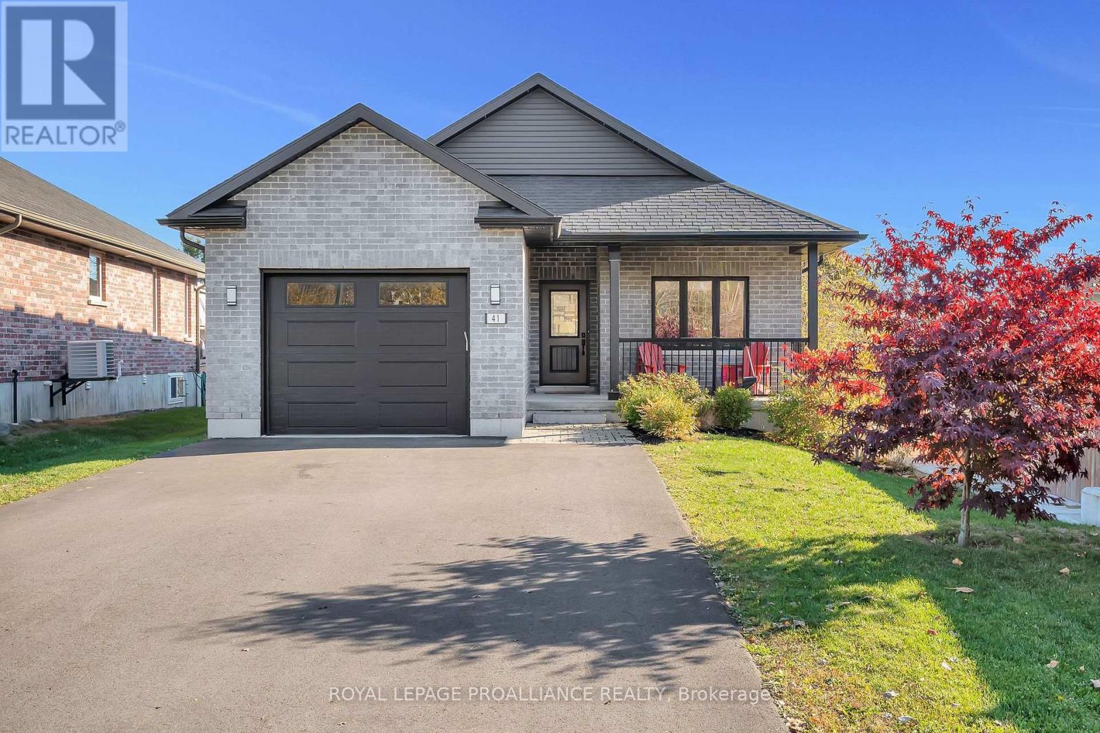 41 Singleton St, Brighton, ON K0K 1H0