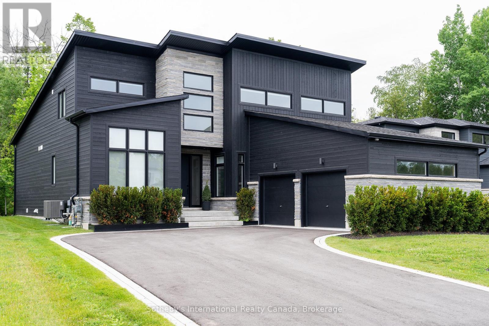 102 Tekiah Rd, The Blue Mountains, ON N0H 1J0