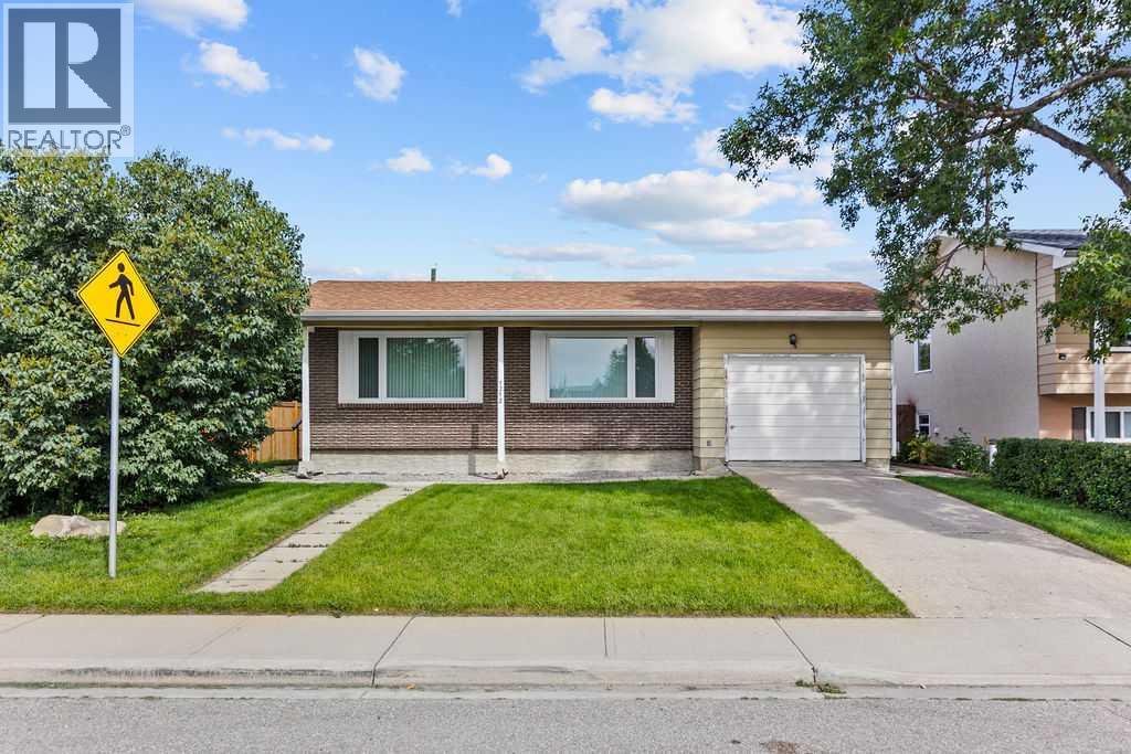 1212 Lake Sylvan Dr SE, Calgary, AB T2J 5N7