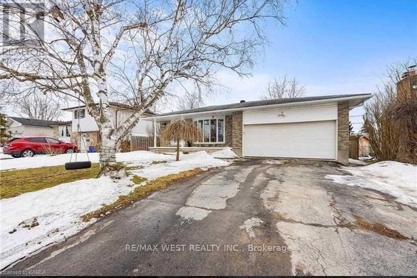 653 Fleet St, Kingston South Of Taylor-kidd Blvd, ON K7M 5A4