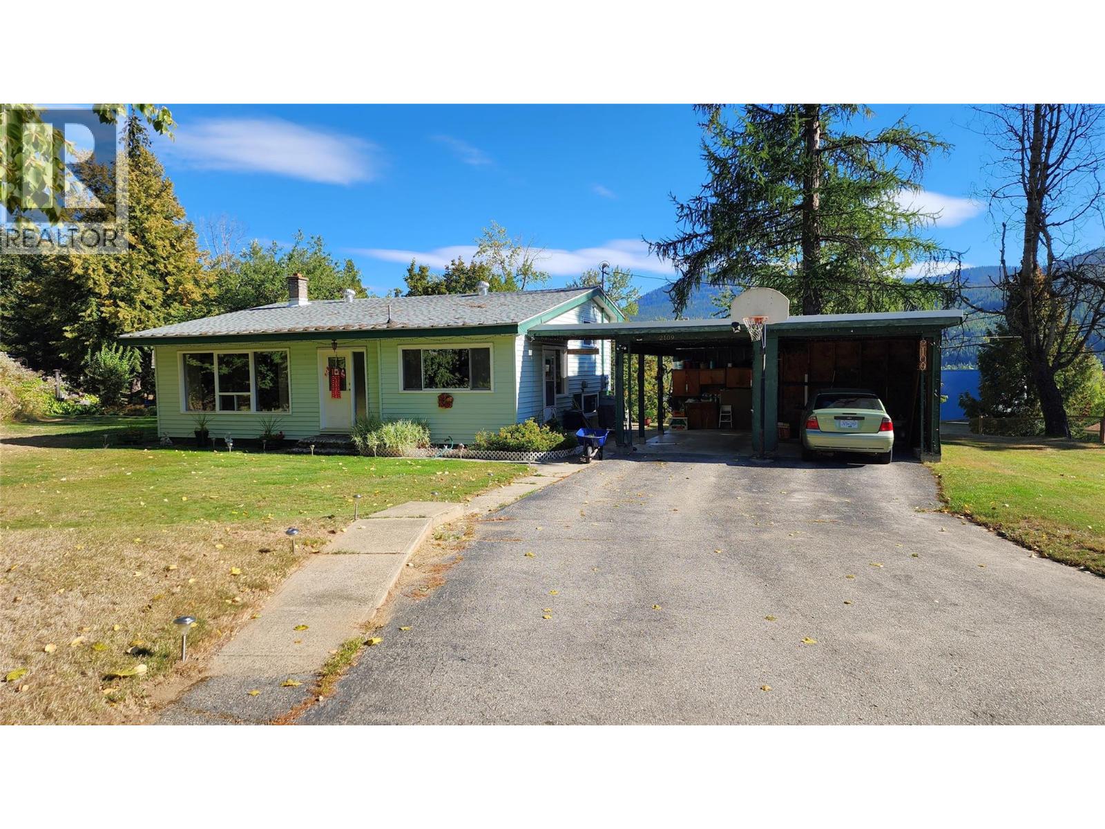 2109 Thompson Ave, Rossland, BC V0G 1Y0