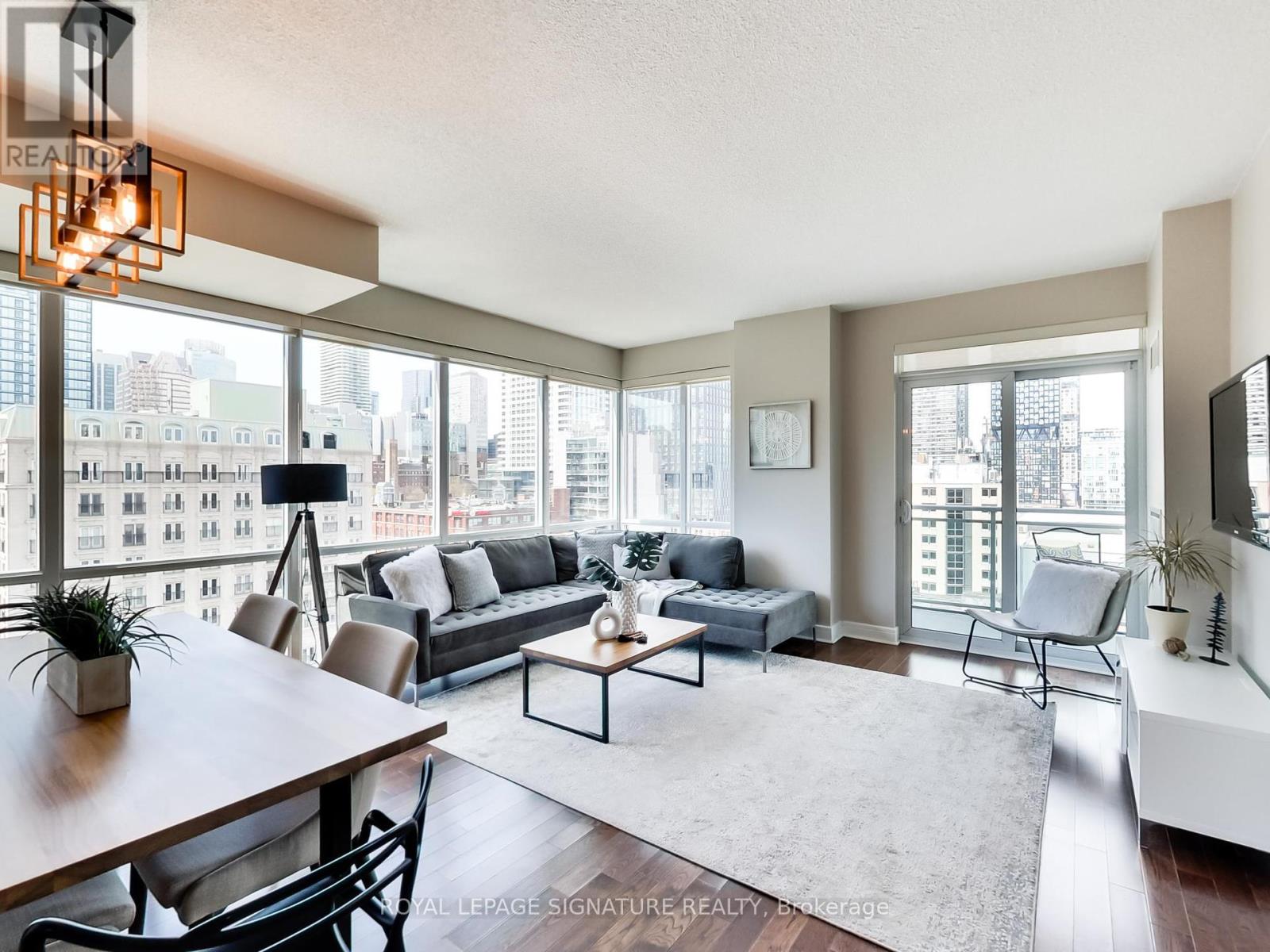 905 116 George St, Toronto, ON M5A 3S2