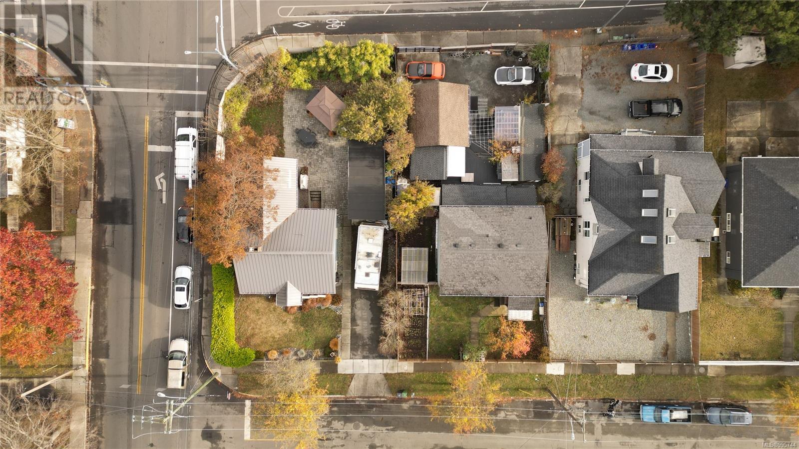 2345 Howard St, Victoria, BC V8R 4K8