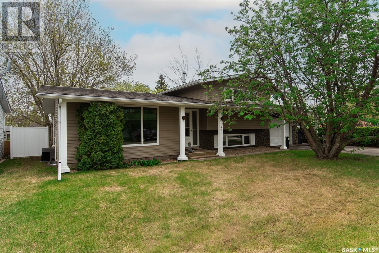 316 8 Street East, Wynyard, SK S0A 4T0
