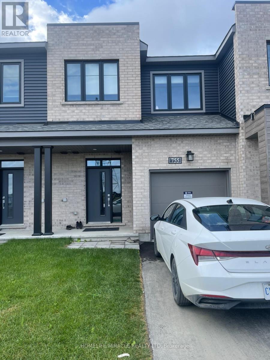755 Fairline Row, Ottawa, ON K2V 0M4