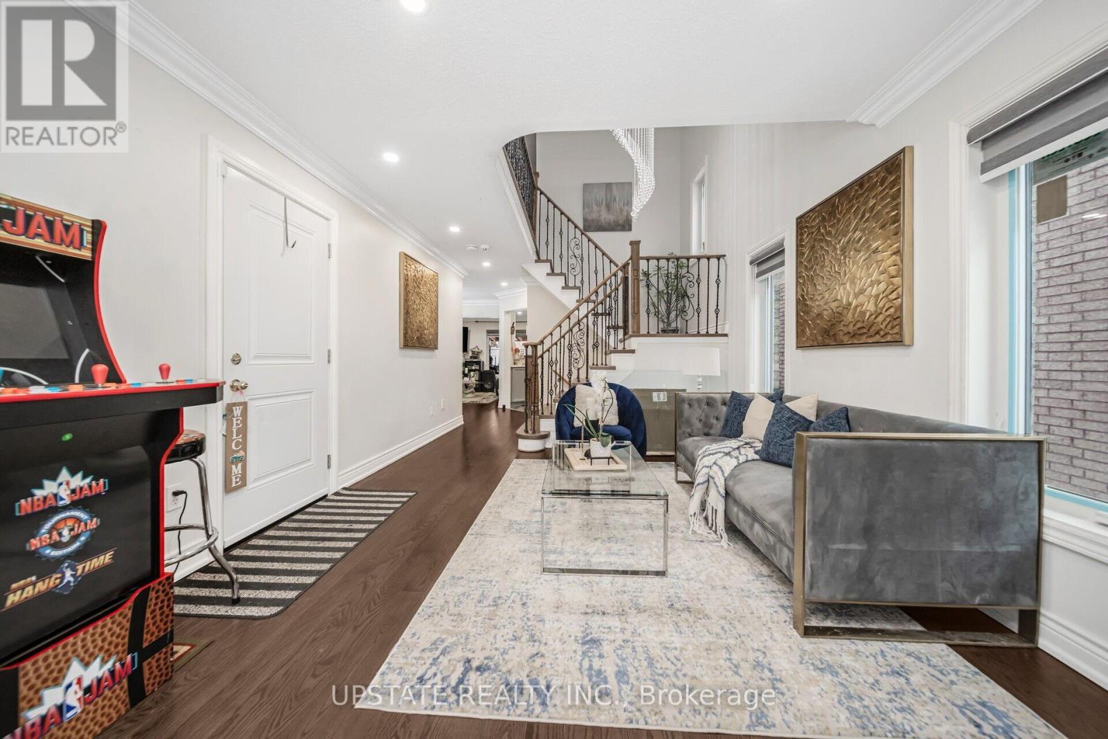 12 Bramfield St, Brampton, ON L7A 2W3