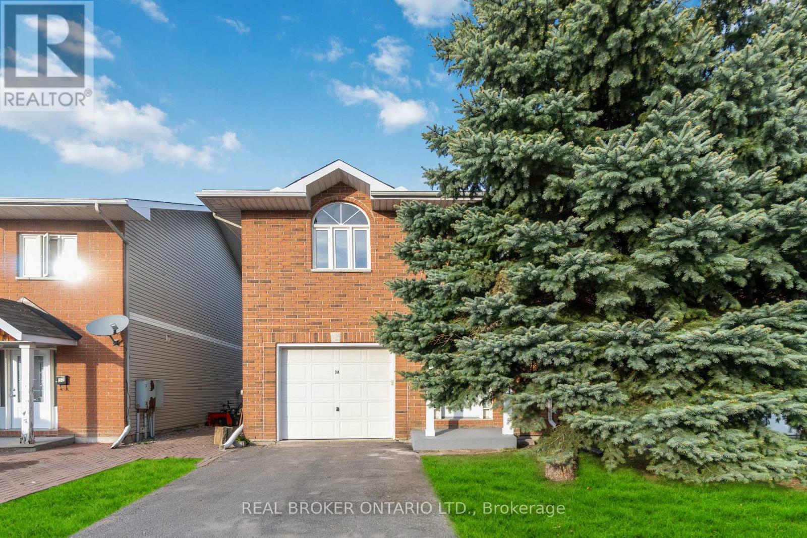 3 A Southpark Dr, Ottawa, ON K1B 3B8