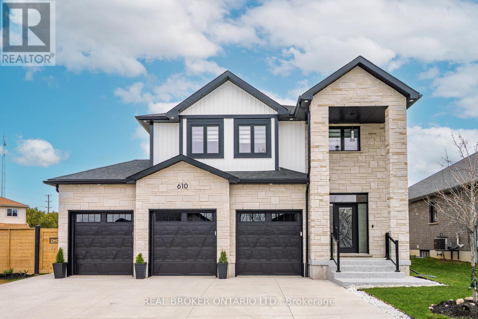 610 Conners Dr, North Perth Listowel, ON N4W 0J3