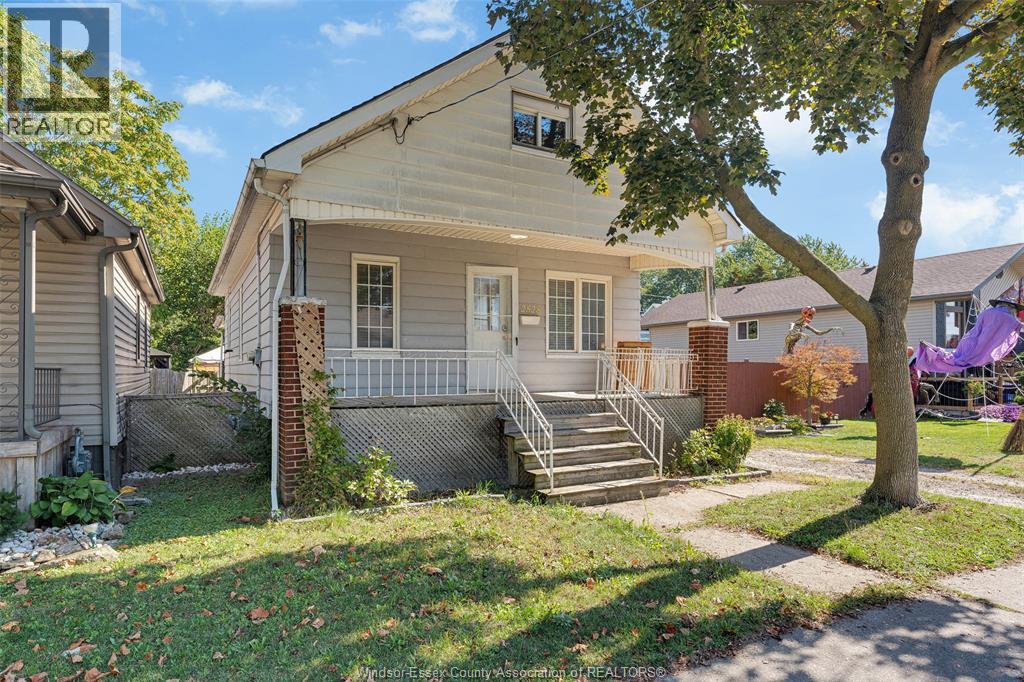 2528 George Ave, Windsor, ON N8W 4M7