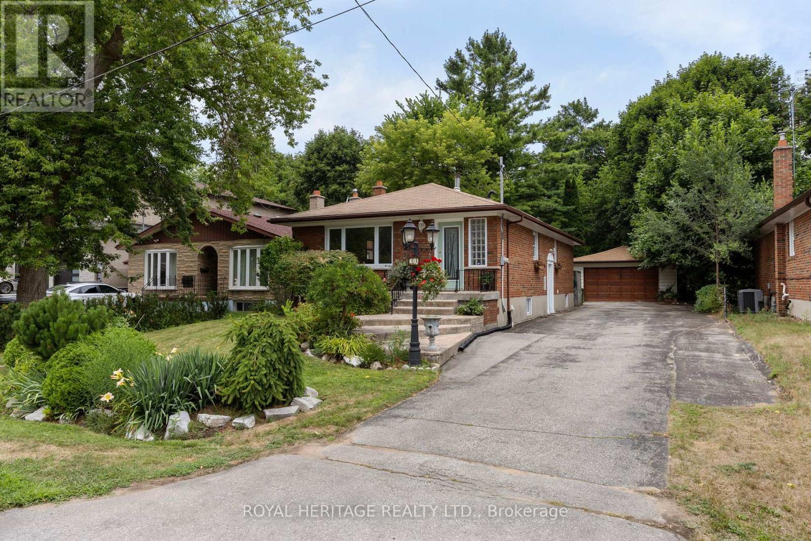 32 Beath St, Toronto, ON M1E 3J3
