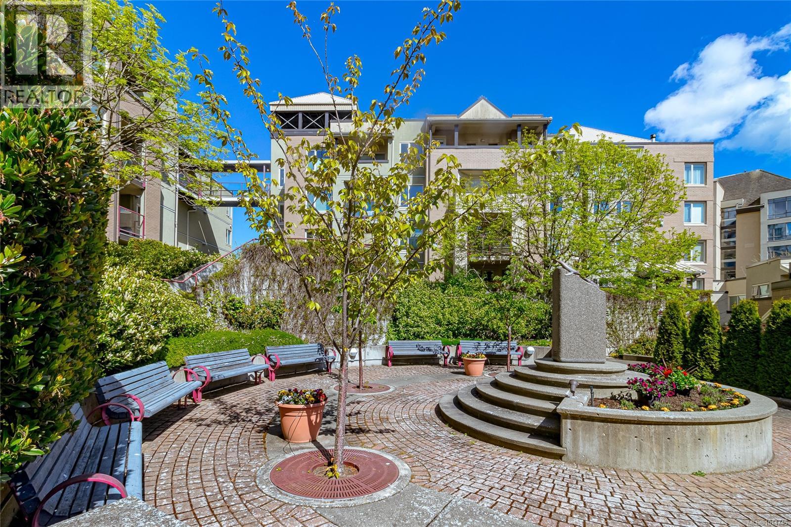 27 Songhees Rd Unit 107 Rd, Victoria, BC V9A 7M6