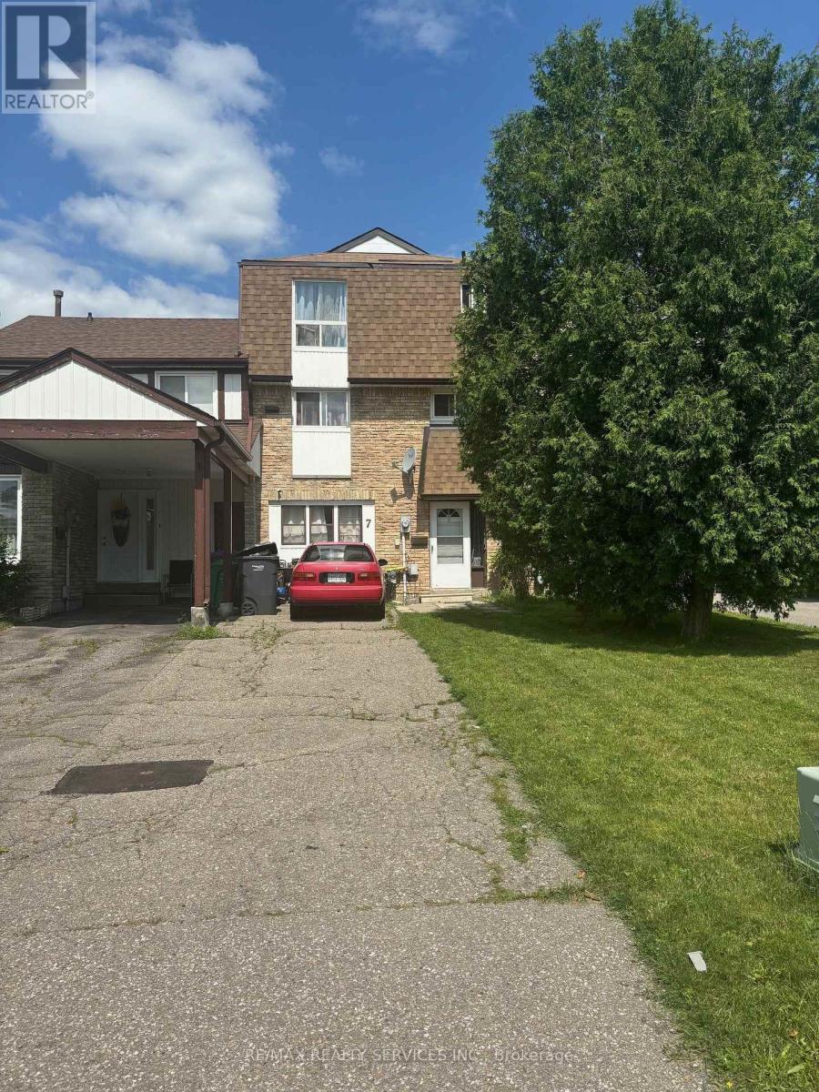 7 Fanshawe Dr, Brampton, ON L6Z 1A7