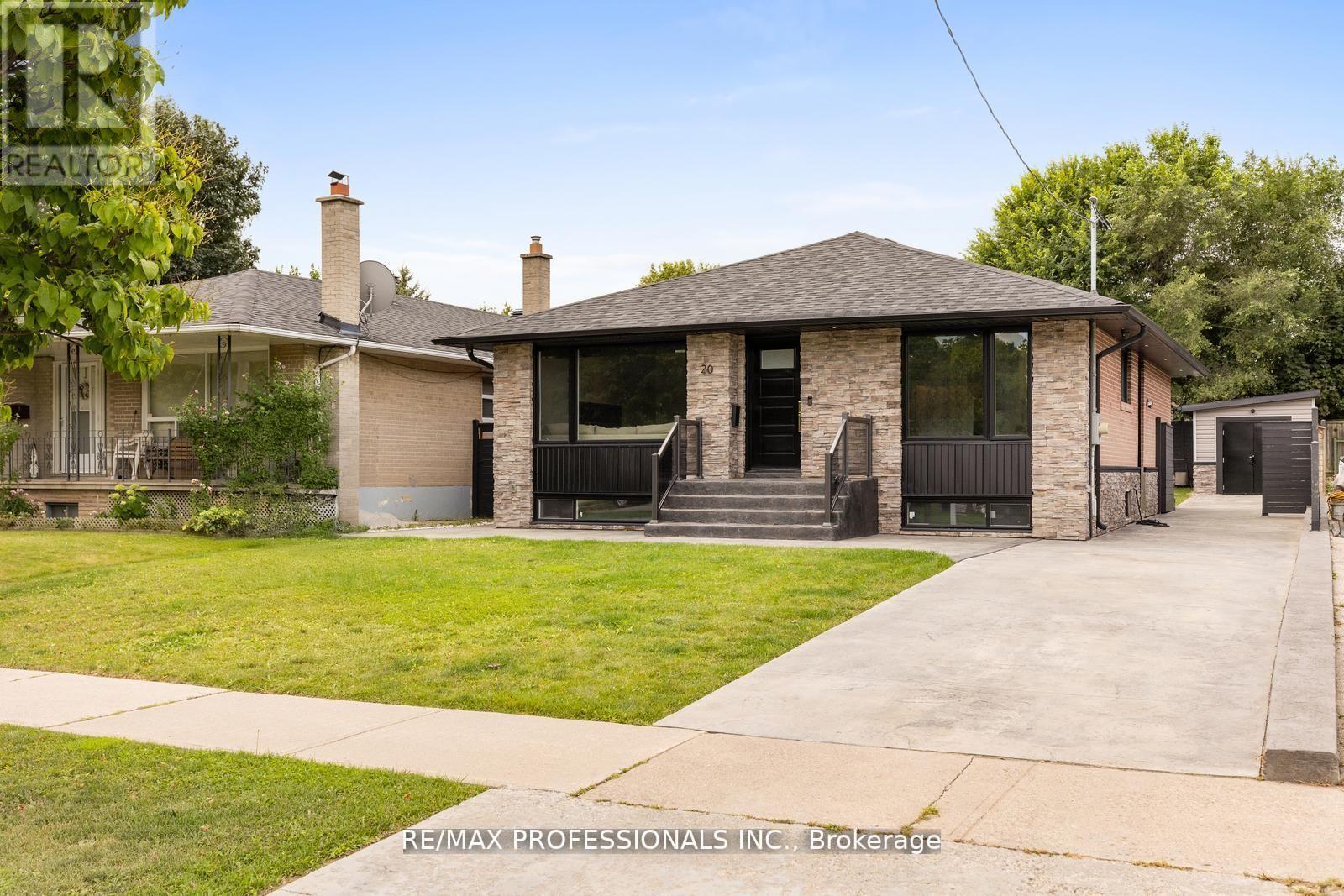 20 Bradbury Cres, Toronto, ON M9C 4B2