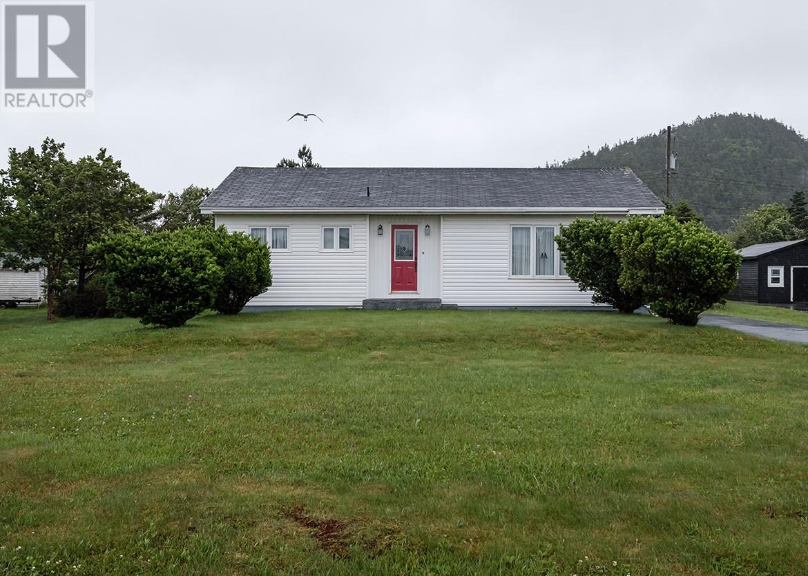 32 Kings St, Placentia, NL A0B 2Y0