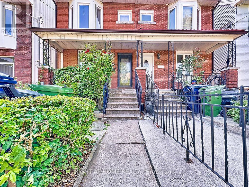 132 Bellwoods Ave, Toronto, ON M6J 2P4