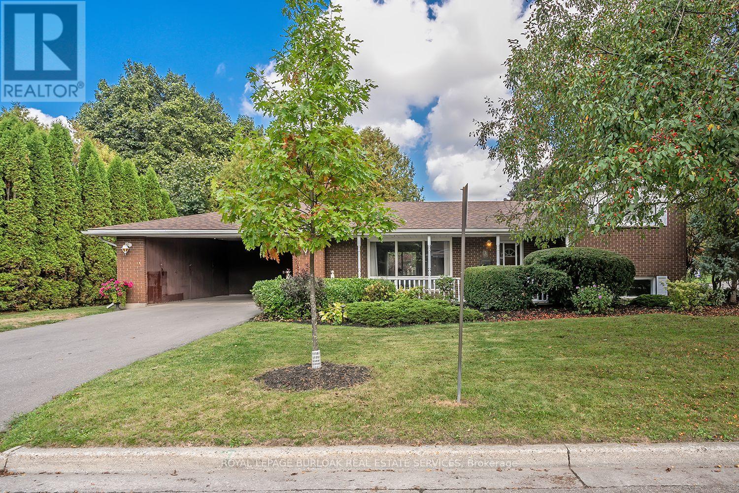 3 White Oaks Ave, Brantford, ON N3R 5N7