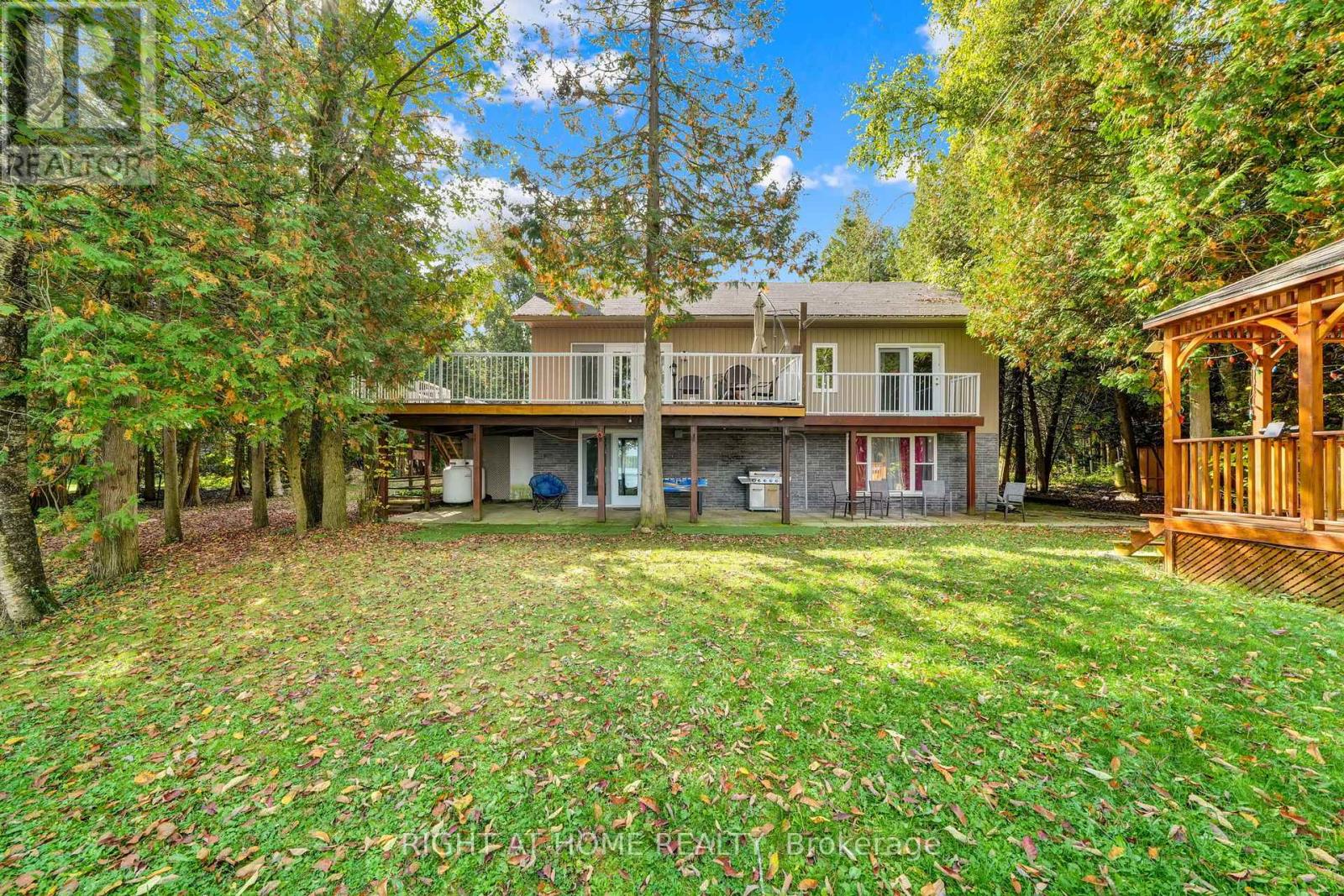135 Browns Ln, Georgian Bluffs, ON N0H 2K0