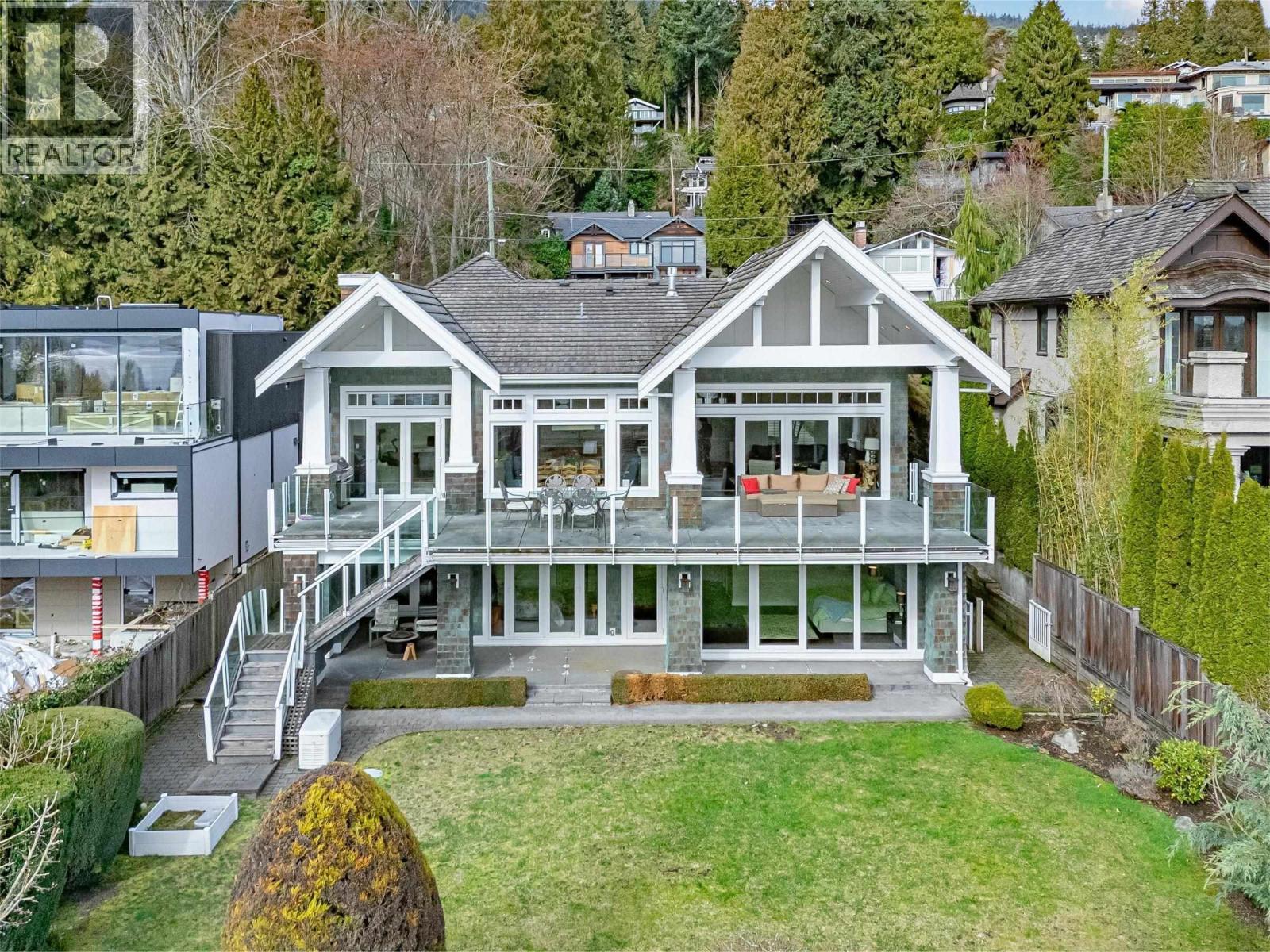 2478 Ottawa Ave, West Vancouver, BC V7V 2T1