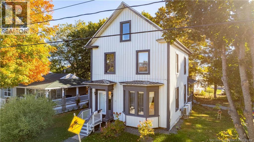 15 Veazey St, St. Stephen, NB E3L 2E8
