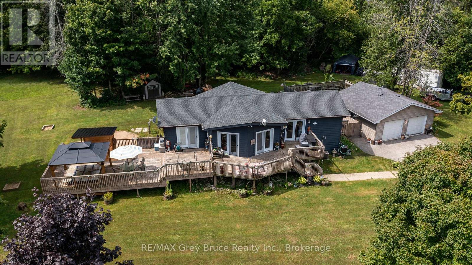 201 Division St, Georgian Bluffs, ON N0H 2K0