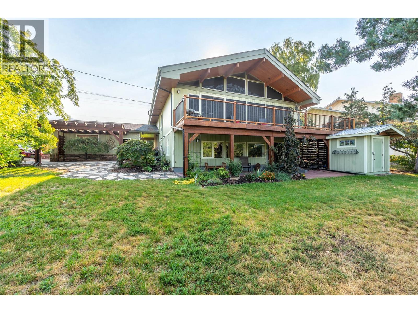 975 Heron Ct, Oliver, BC V0H 1T2