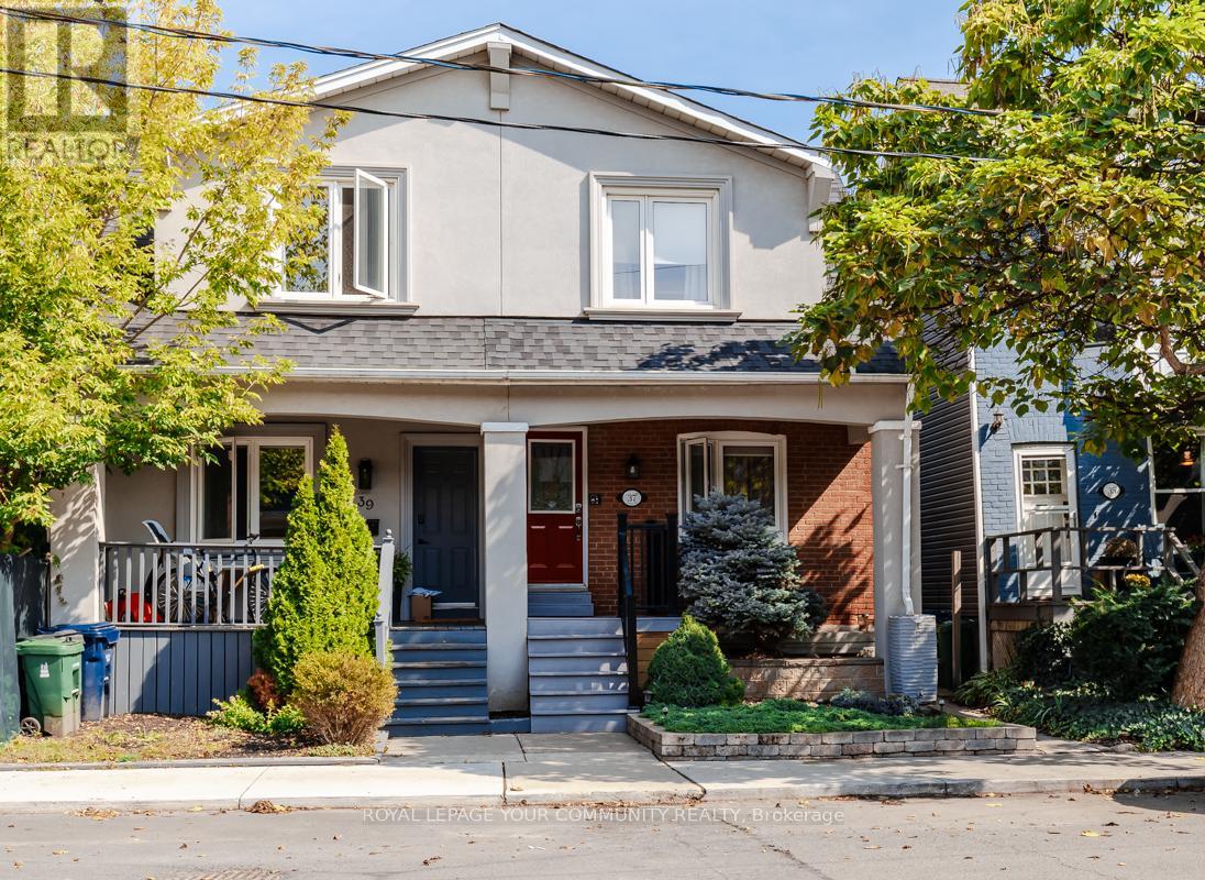 37 Connaught Ave, Toronto, ON M4L 2V8