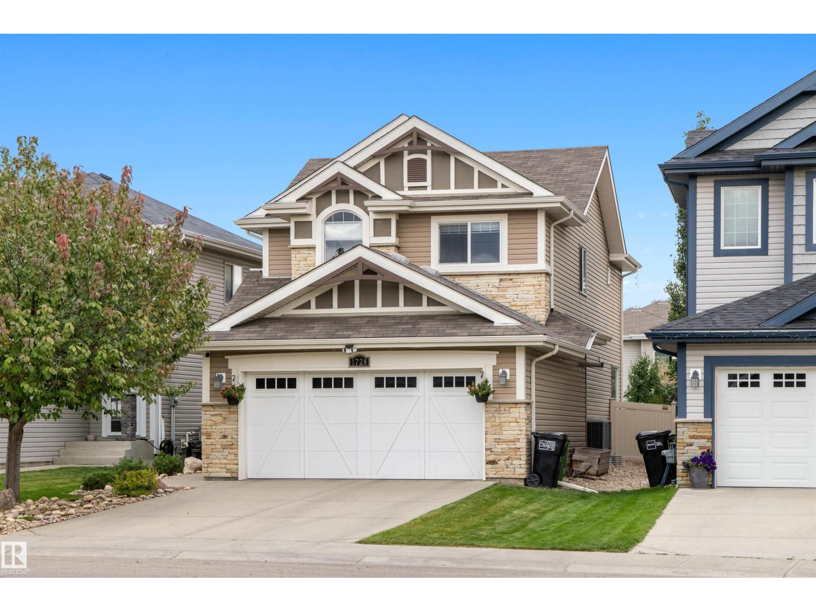 1728 Hammond Cr NW, Edmonton, AB T6M 0N1