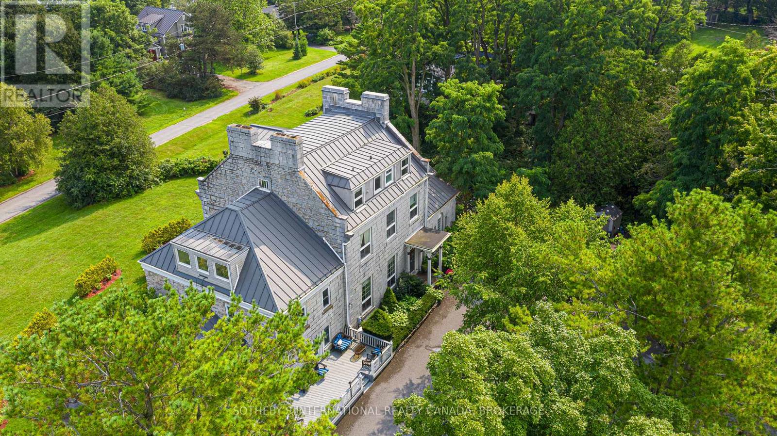 8 Starr Pl, Kingston, ON K7L 4V1