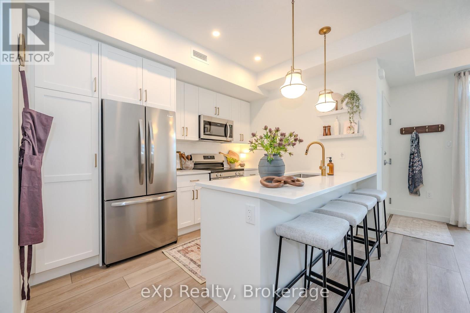 104 824 Woolwich St, Guelph, ON N1E 1R1