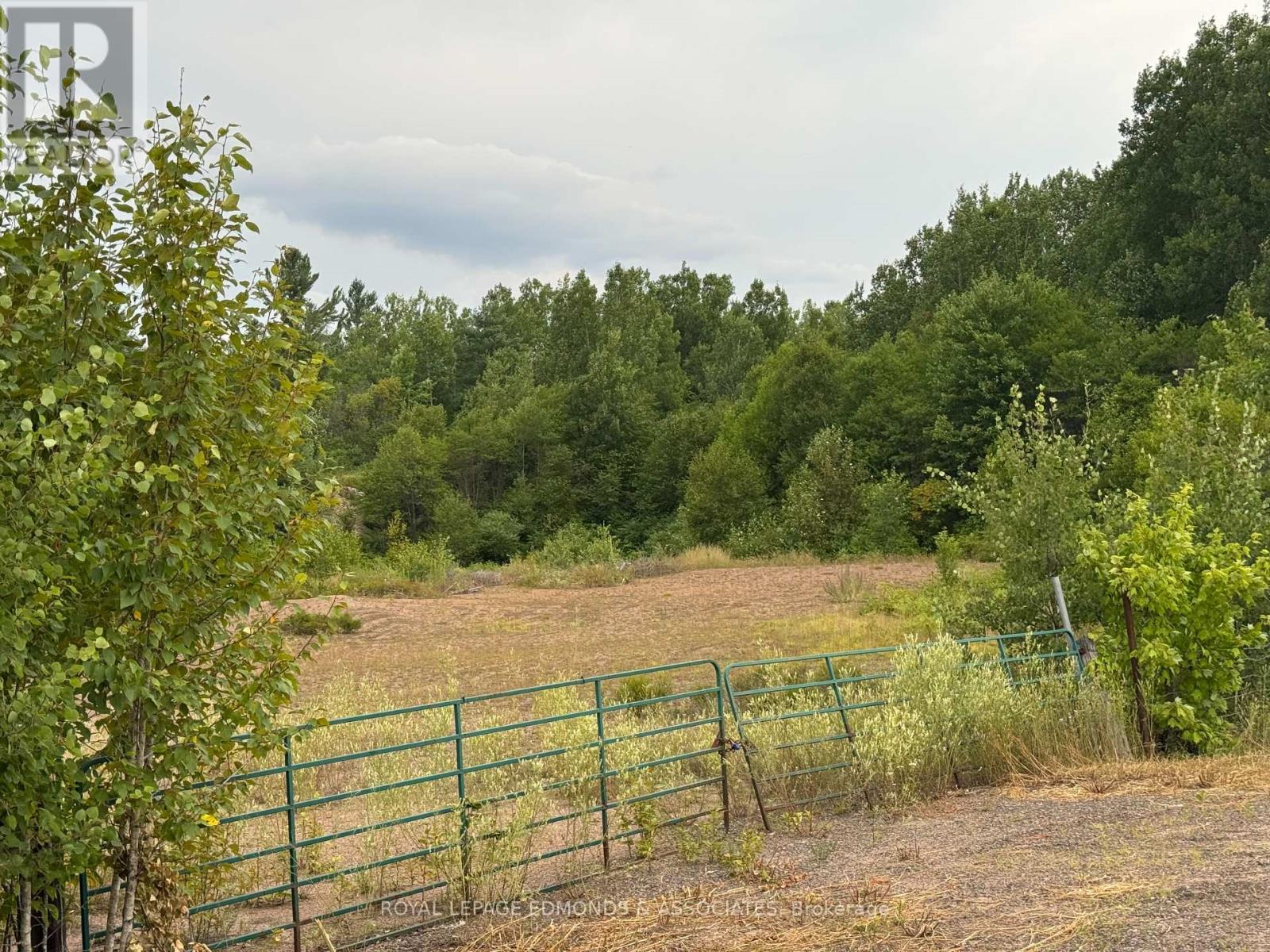 705 Rantz Rd, Petawawa, ON K8H 2W8