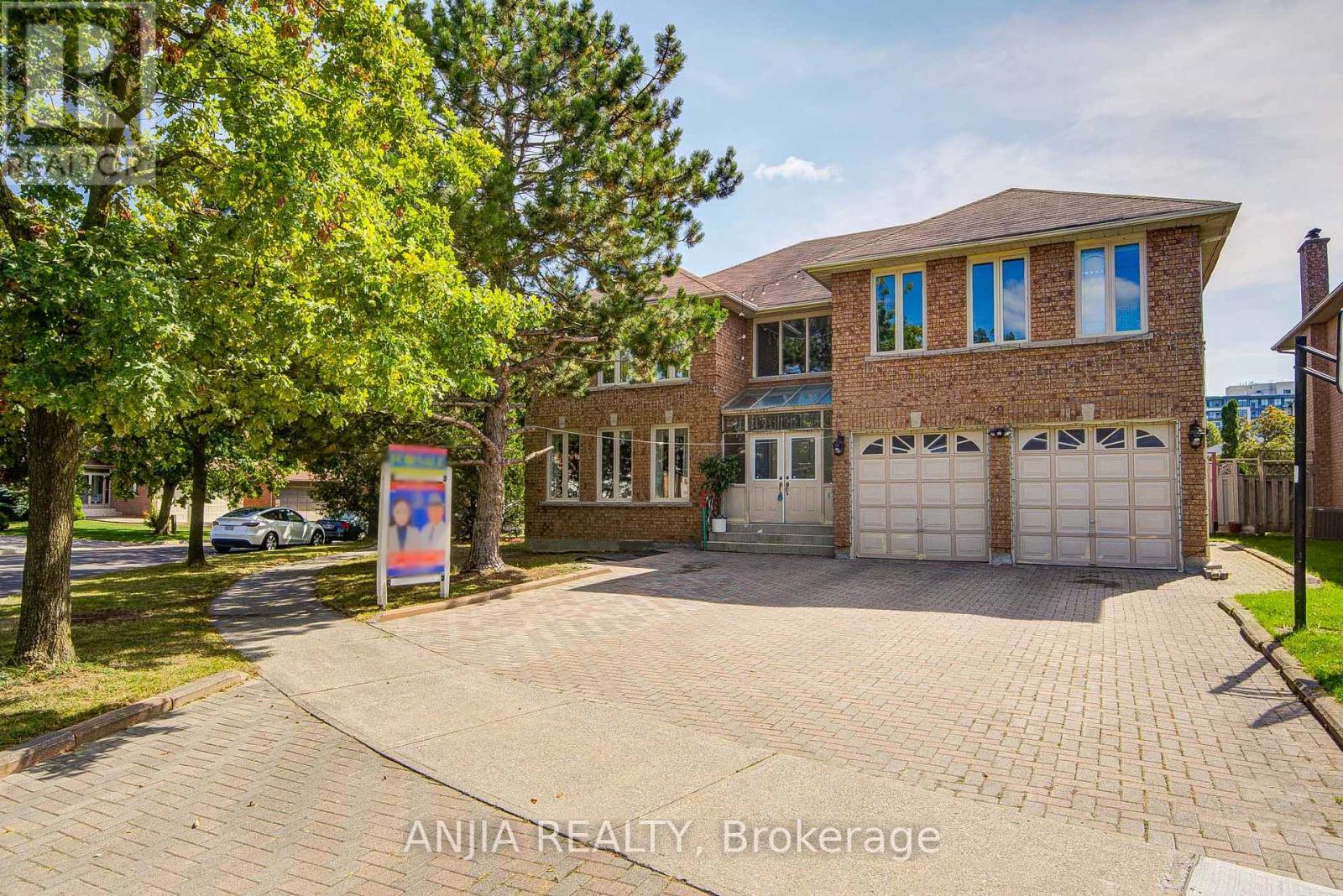 20 Lady Lynn Cres, Richmond Hill, ON L4B 3V4