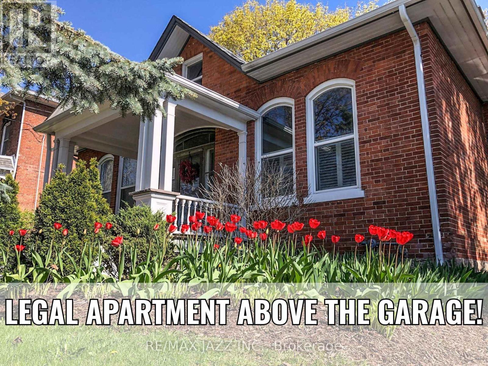 76 Queen St, Clarington, ON L1C 1M5