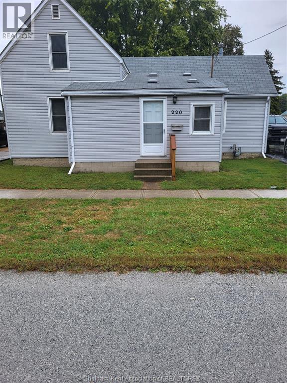 220 Queen St, Wallaceburg, ON N8A 1G5