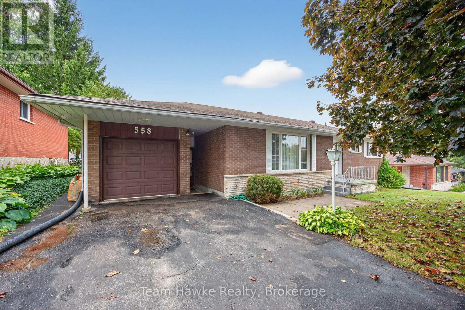 558 Russell St, Midland, ON L4R 3B6