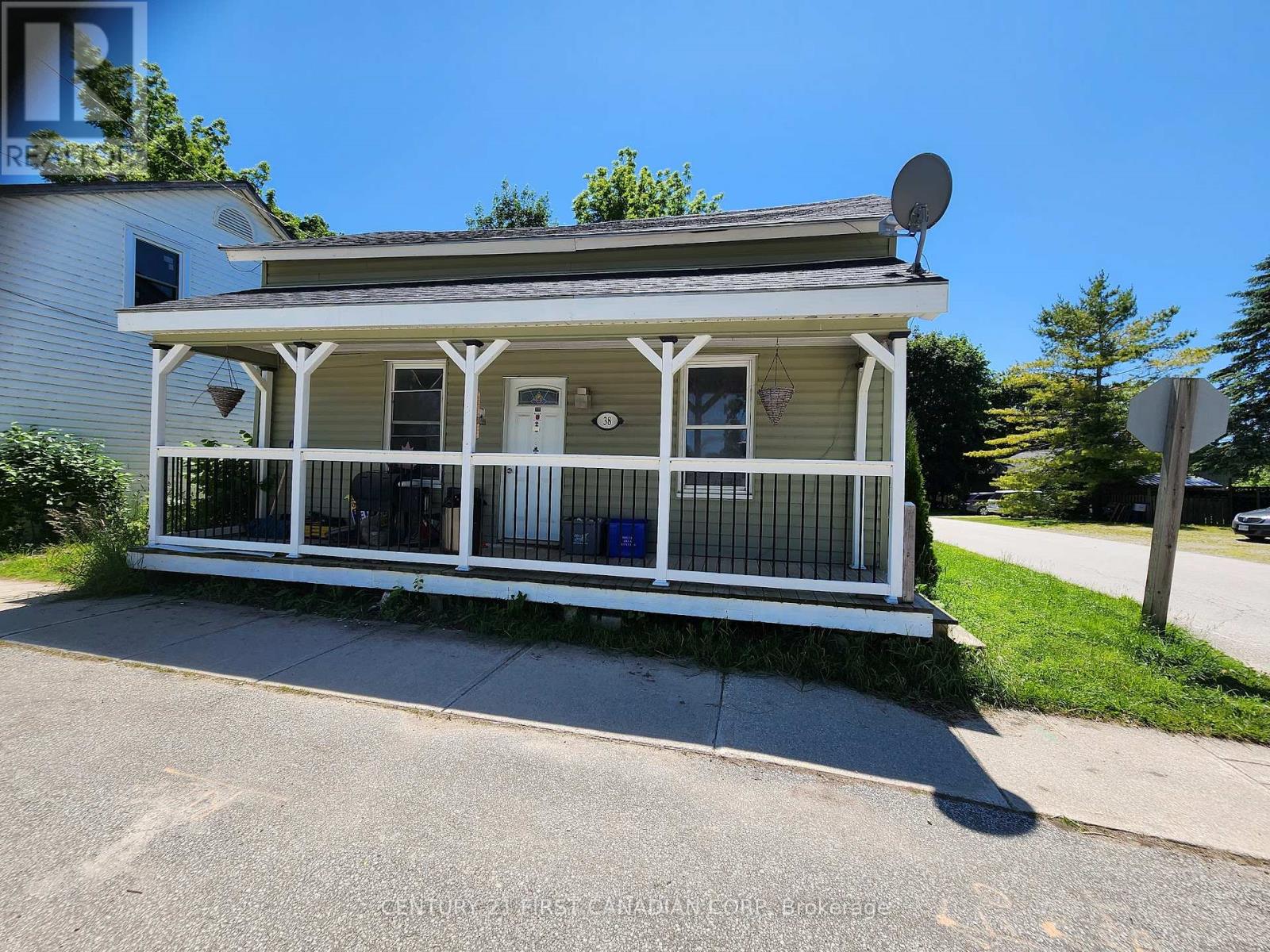 38 Main St, Kincardine, ON N0G 2T0