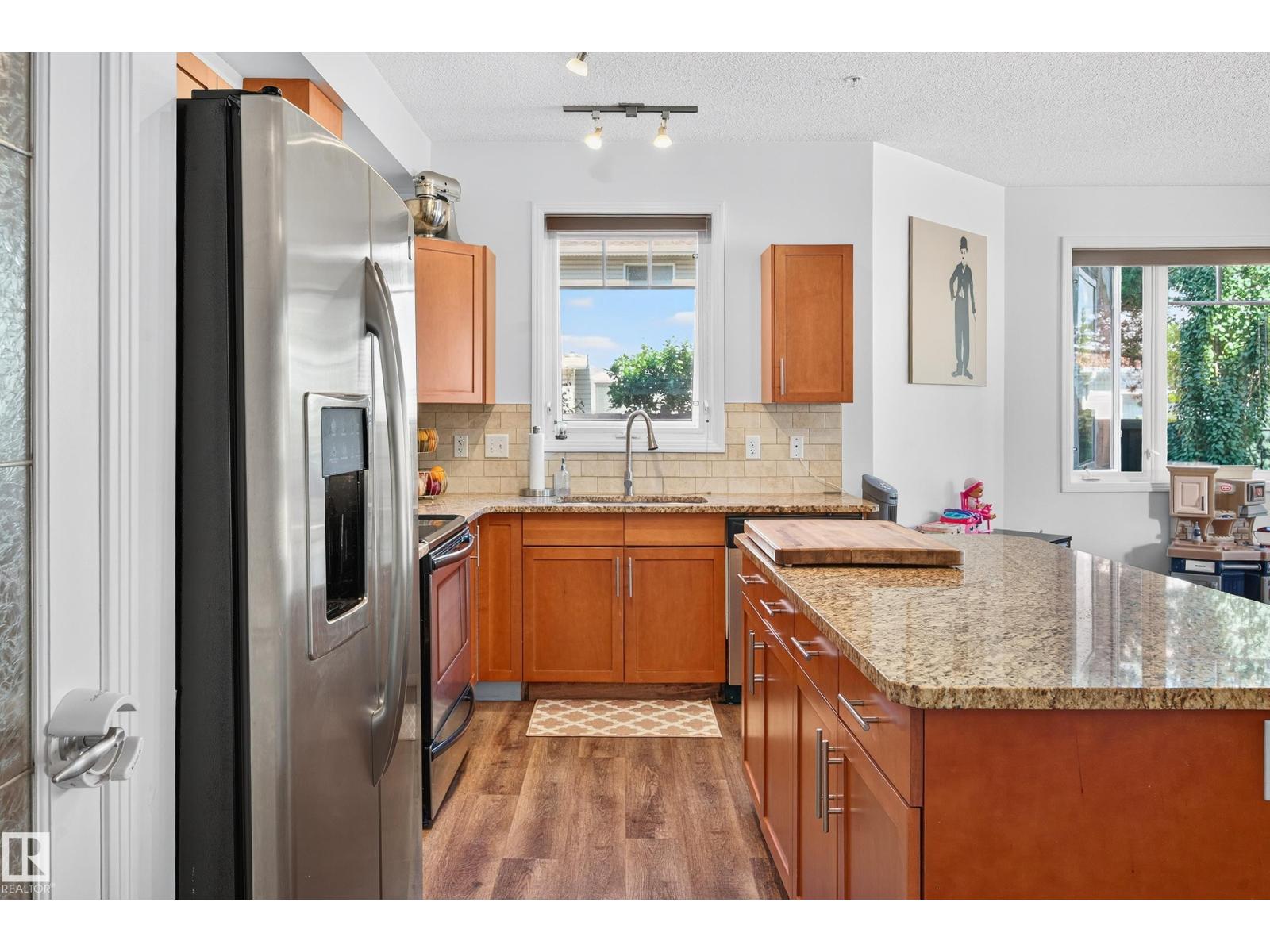 2035 Grantham Court Northwest #111, Edmonton, AB T5T 3X4