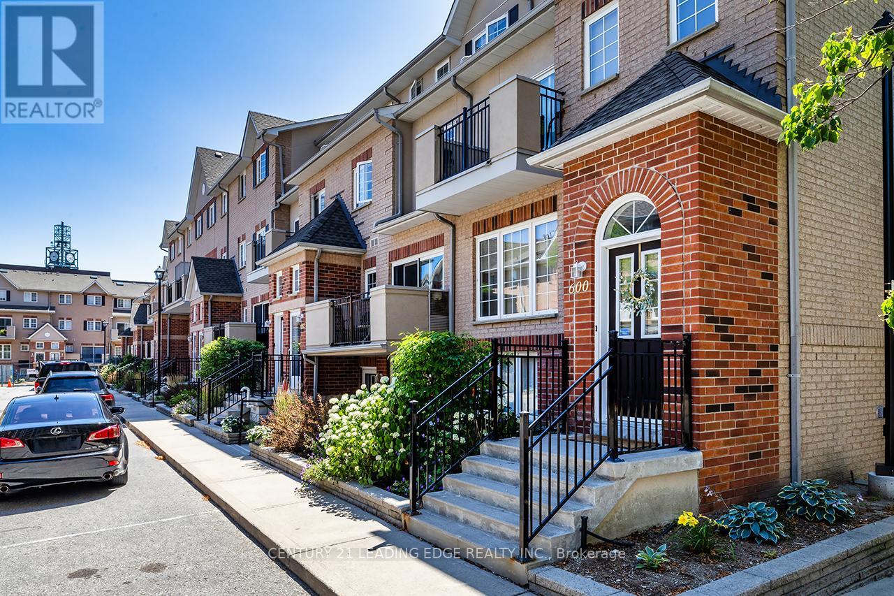 621 1400 The Esplanade Dr N, Pickering, ON L1V 6V2