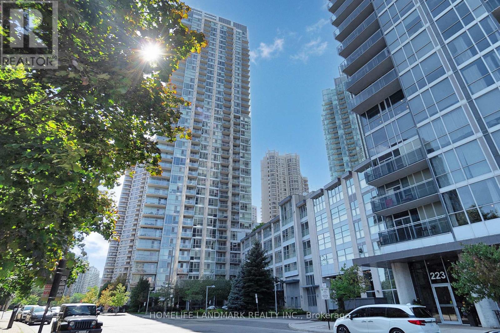 3208 225 Webb Dr, Mississauga, ON L5B 4P2