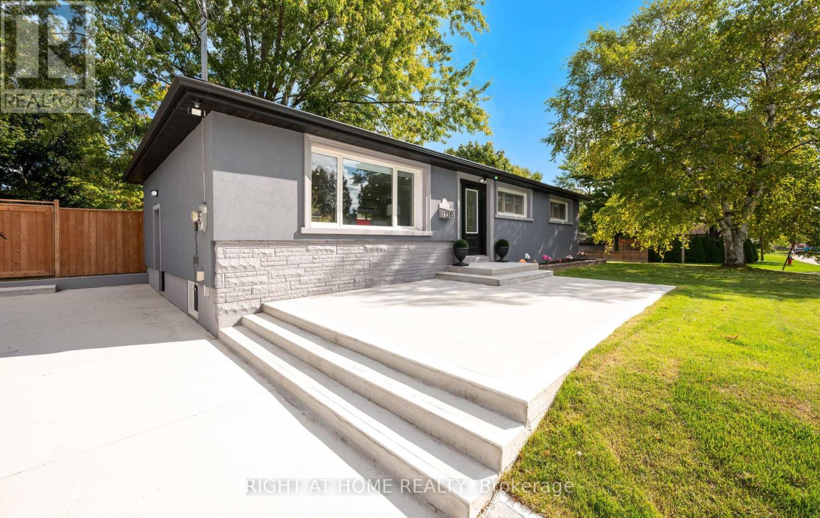 1395 Niels Ave, Burlington, ON L7P 2E6