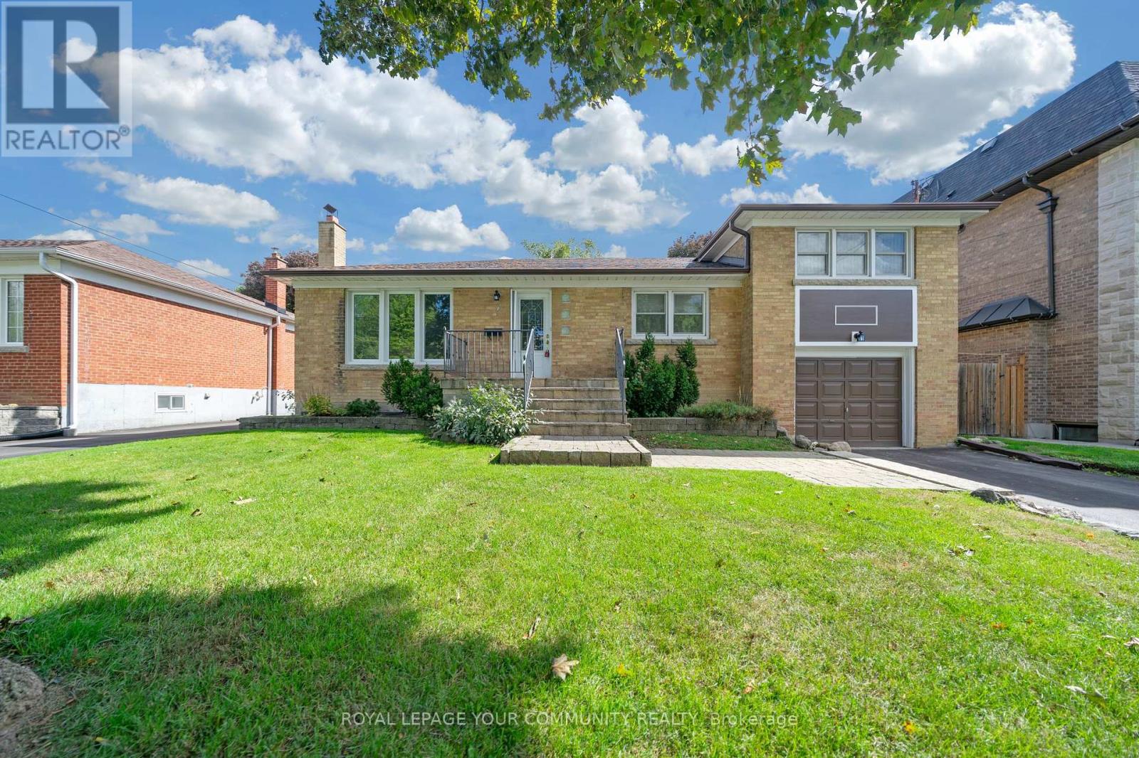 9 Theresa Ave, Toronto Newtonbrook West, ON M2M 1W4