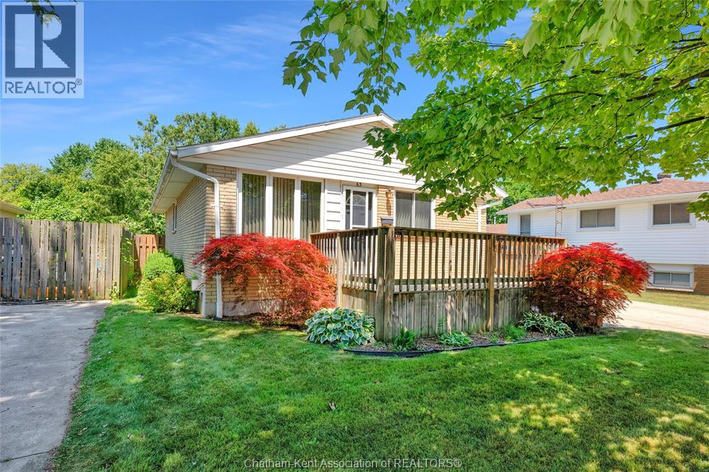 63 Aberdeen St, Chatham, ON N7L 1Y3