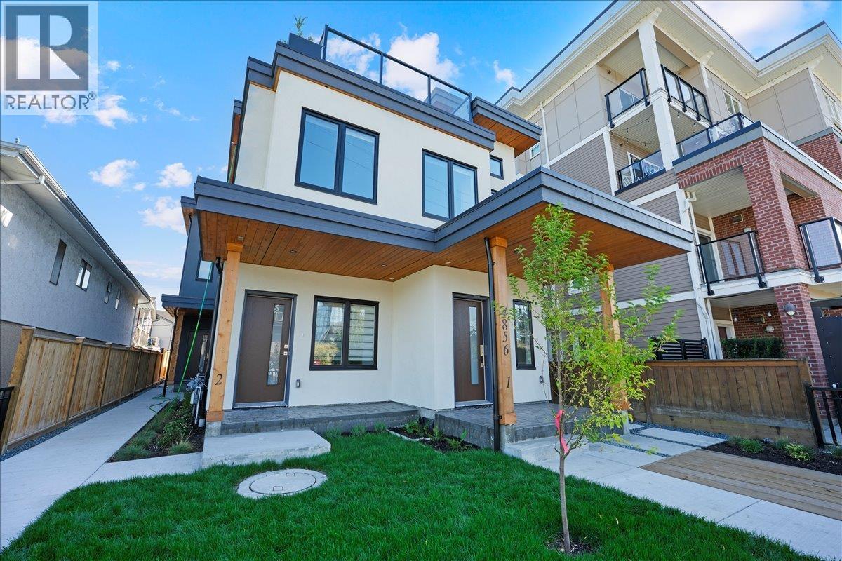 4854 Slocan St, Vancouver, BC V5R 2A3