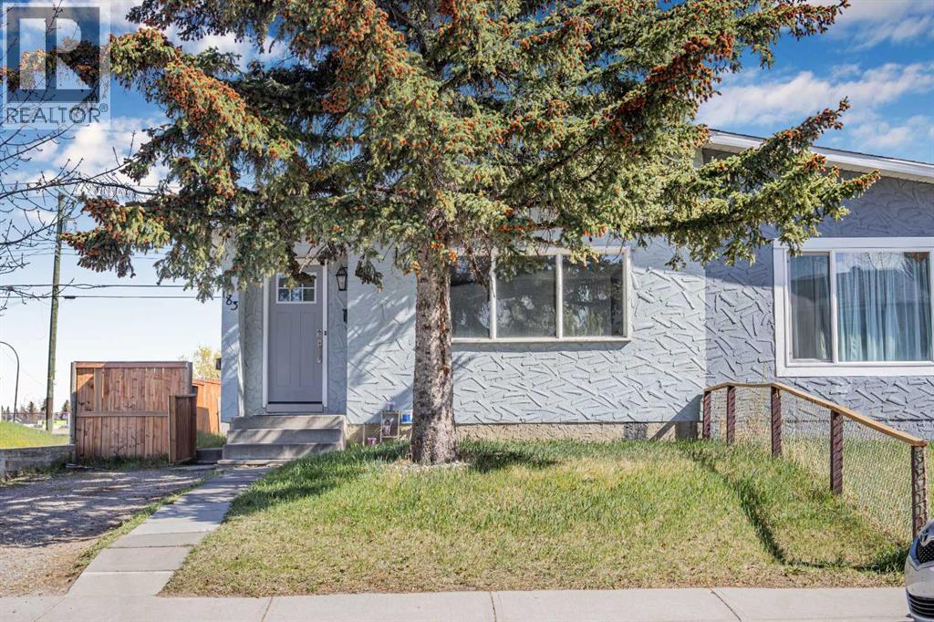 183 Penbrooke Close SE, Calgary, AB T2A 3N9