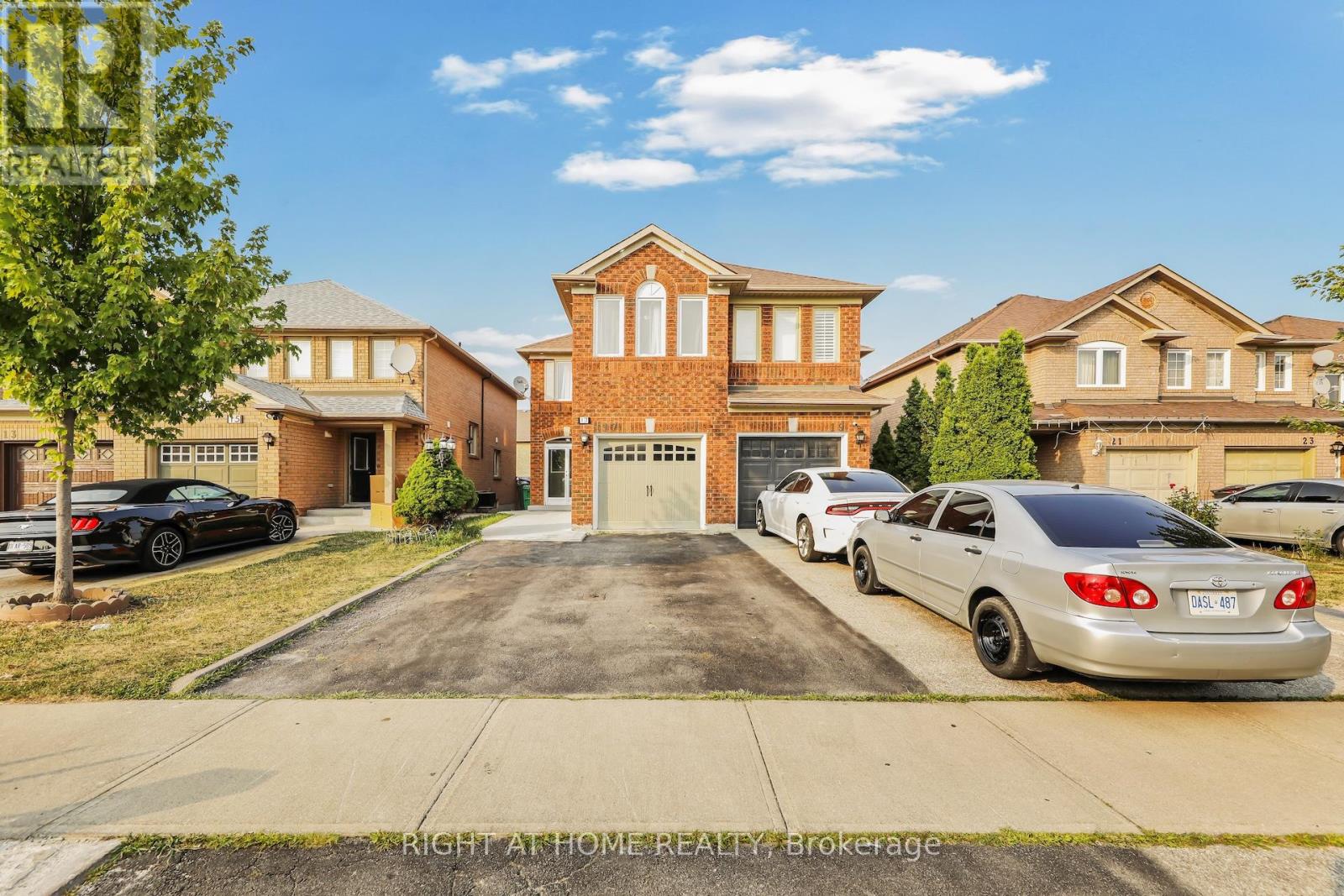 17 Dusty Star Rd, Brampton, ON L6R 1Y5