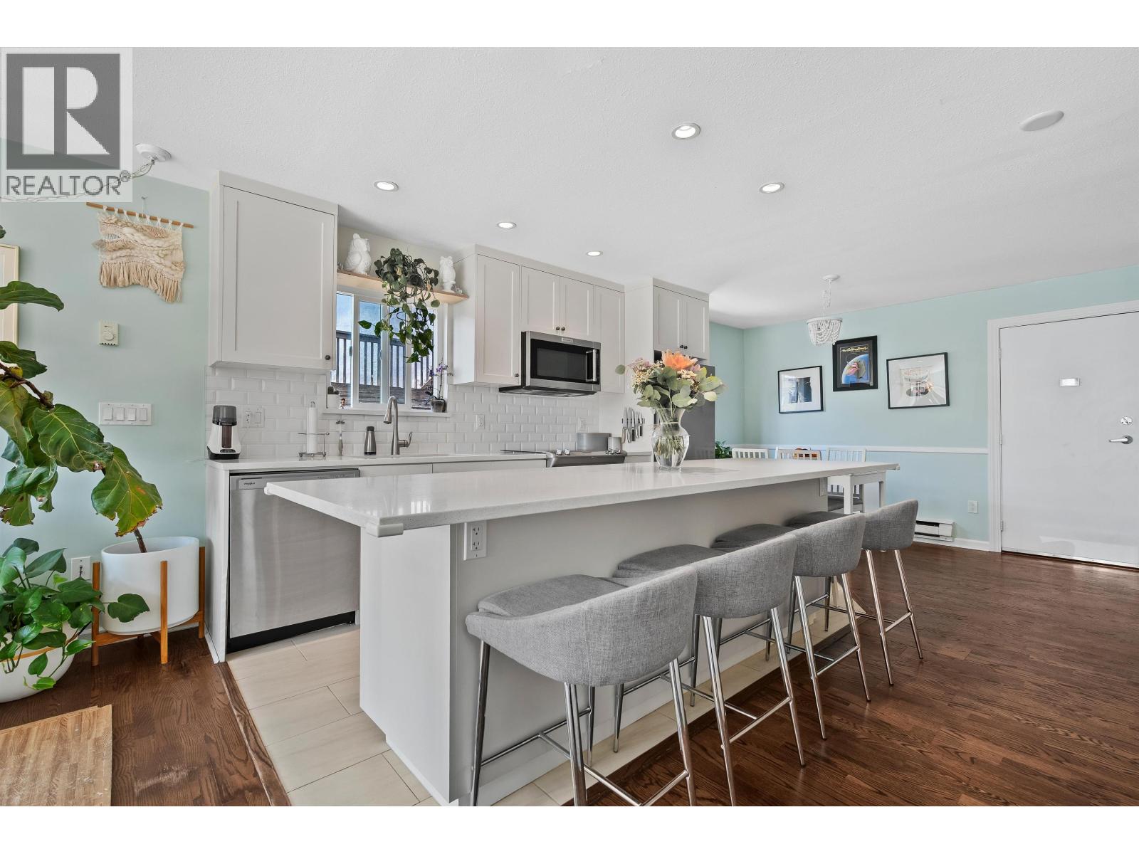 2110 Cornwall Avenue Unit 305, Vancouver, BC V6K 1B4