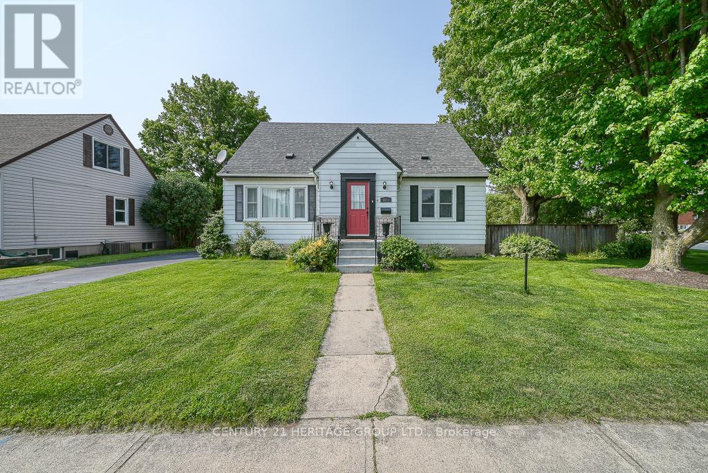 825 Maple Ave, Woodstock, ON N4S 2A5