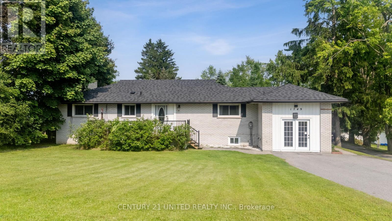 1749 Youngs Point Rd, Selwyn, ON K0L 2H0