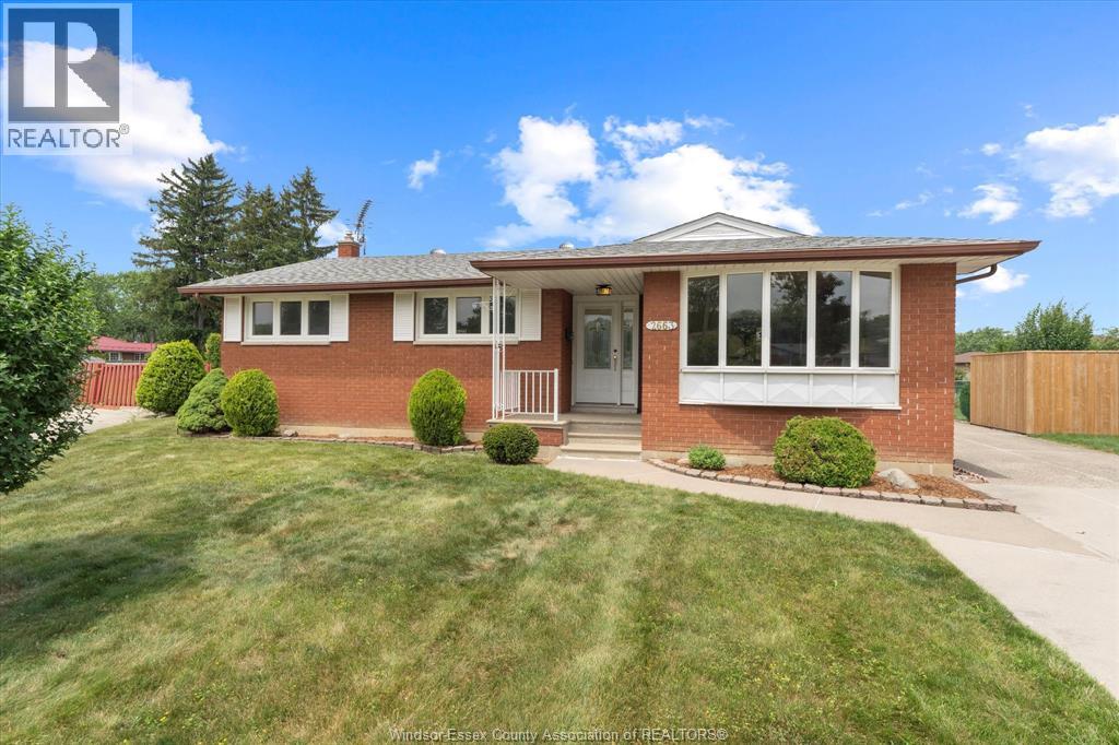 2663 Armstrong, Windsor, ON N8T 2G2